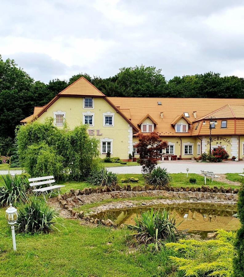 Willa Park Ostrowiec Świętokrzyski Екстериор снимка