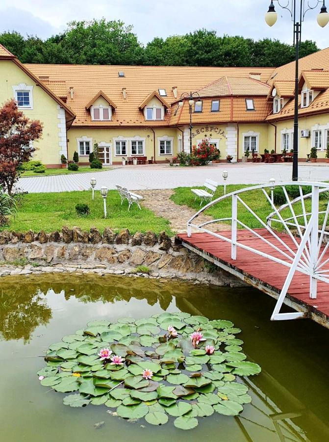 Willa Park Ostrowiec Świętokrzyski Екстериор снимка