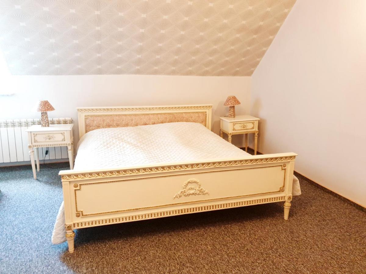Willa Park Ostrowiec Świętokrzyski Екстериор снимка