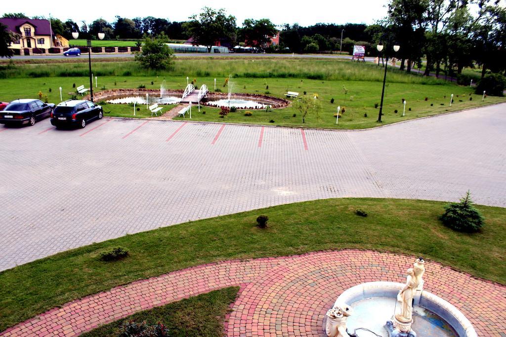 Willa Park Ostrowiec Świętokrzyski Екстериор снимка
